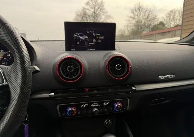 AUDI S3 