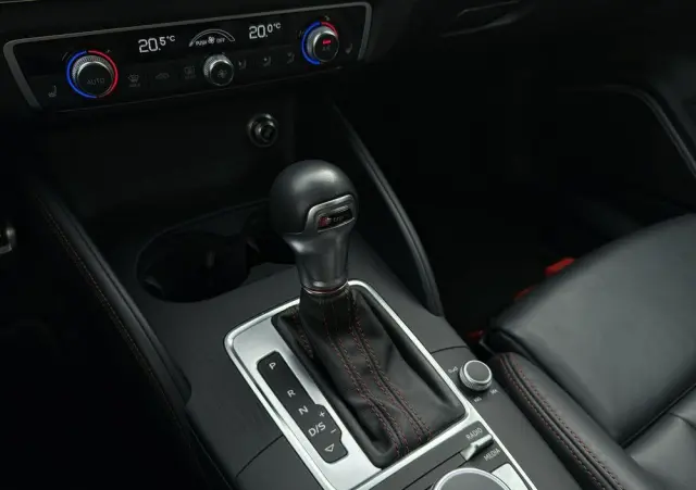 AUDI S3 