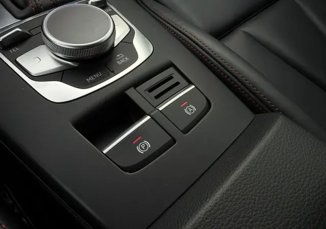 AUDI S3 