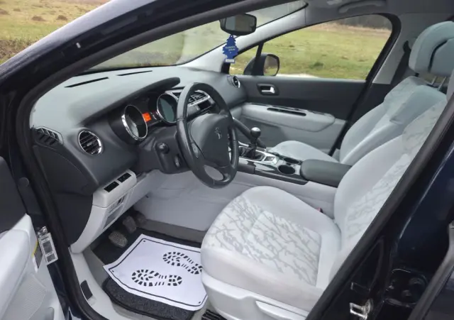 PEUGEOT 3008 1.6 Active