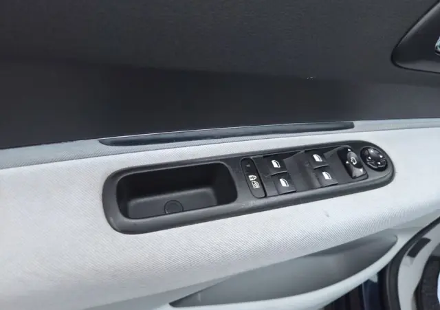 PEUGEOT 3008 1.6 Active