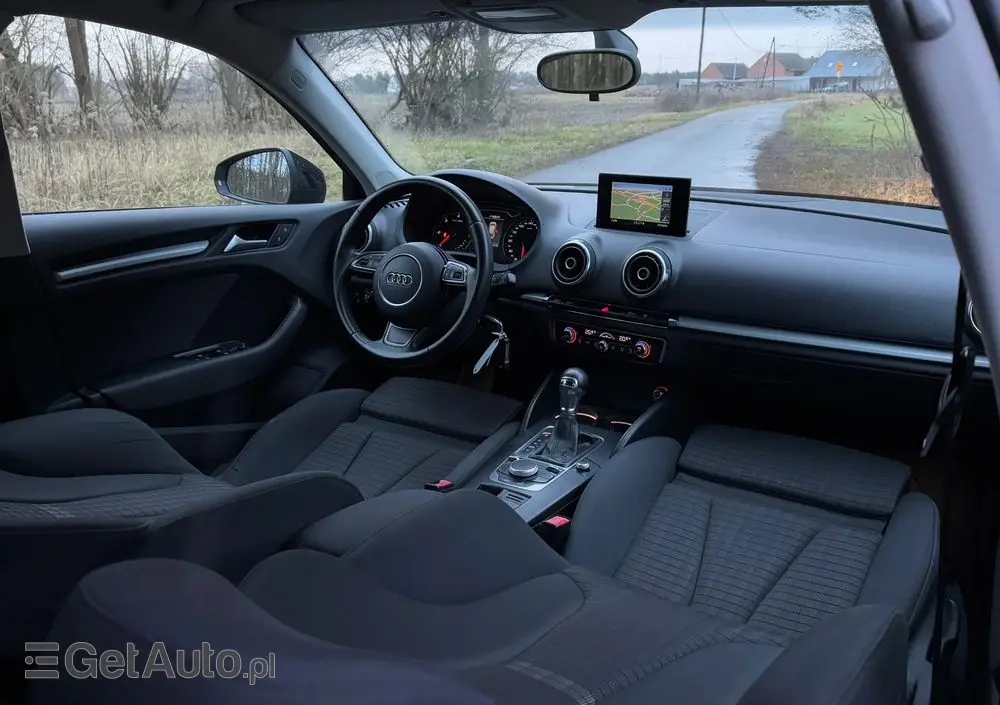 AUDI A3 Sportback 1.6 TDI (clean diesel) S tronic S line Sportpaket