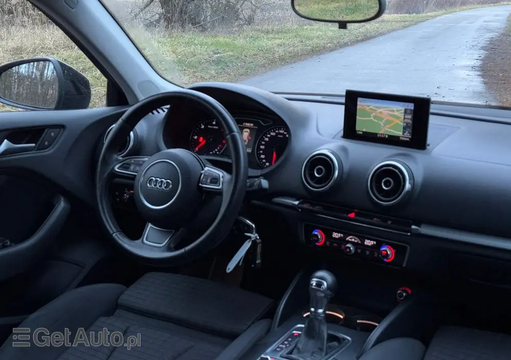 AUDI A3 Sportback 1.6 TDI (clean diesel) S tronic S line Sportpaket