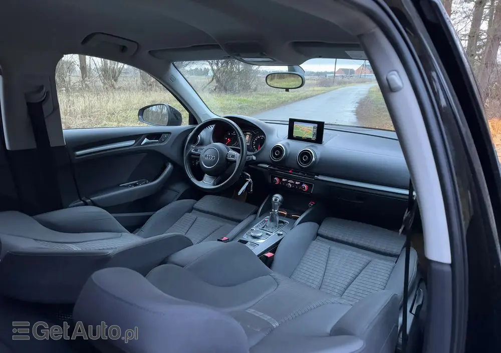 AUDI A3 Sportback 1.6 TDI (clean diesel) S tronic S line Sportpaket