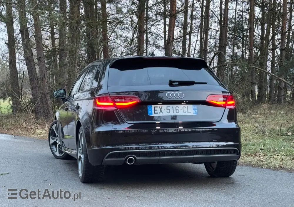 AUDI A3 Sportback 1.6 TDI (clean diesel) S tronic S line Sportpaket