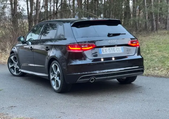 AUDI A3 Sportback 1.6 TDI (clean diesel) S tronic S line Sportpaket