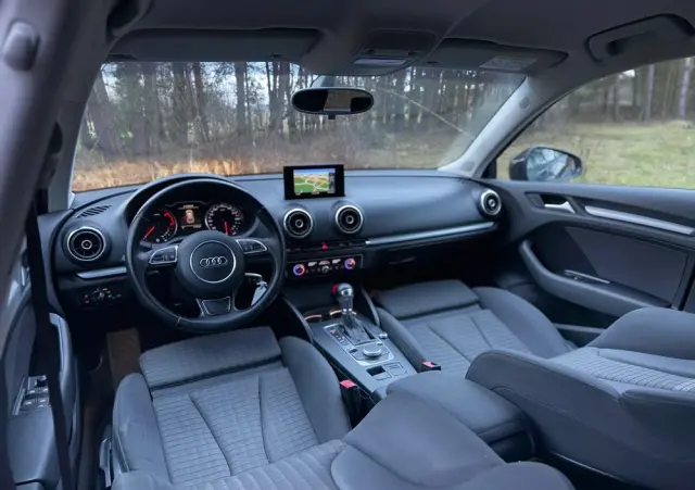 AUDI A3 Sportback 1.6 TDI (clean diesel) S tronic S line Sportpaket