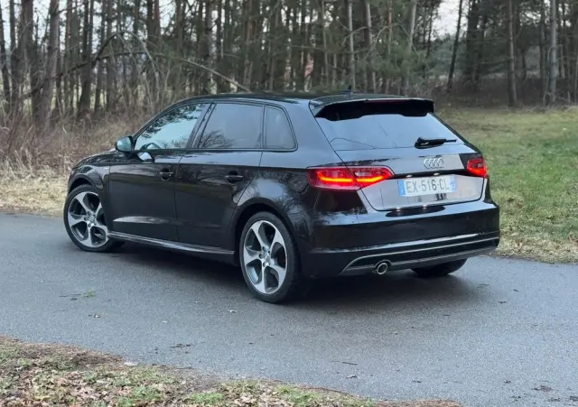 AUDI A3 Sportback 1.6 TDI (clean diesel) S tronic S line Sportpaket