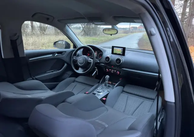 AUDI A3 Sportback 1.6 TDI (clean diesel) S tronic S line Sportpaket