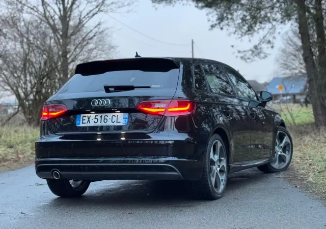 AUDI A3 Sportback 1.6 TDI (clean diesel) S tronic S line Sportpaket