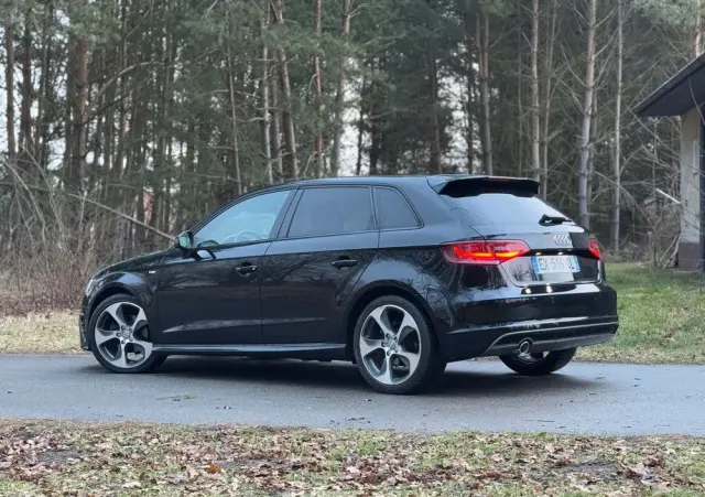 AUDI A3 Sportback 1.6 TDI (clean diesel) S tronic S line Sportpaket