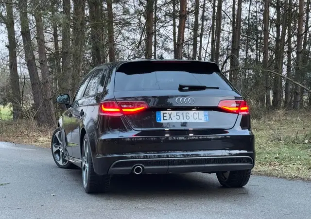 AUDI A3 Sportback 1.6 TDI (clean diesel) S tronic S line Sportpaket