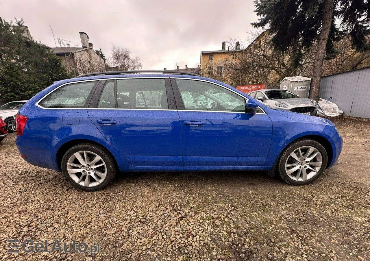 SKODA Octavia 1.6 TDI SCR Style DSG