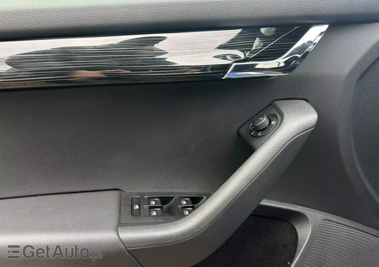 SKODA Octavia 1.6 TDI SCR Style DSG