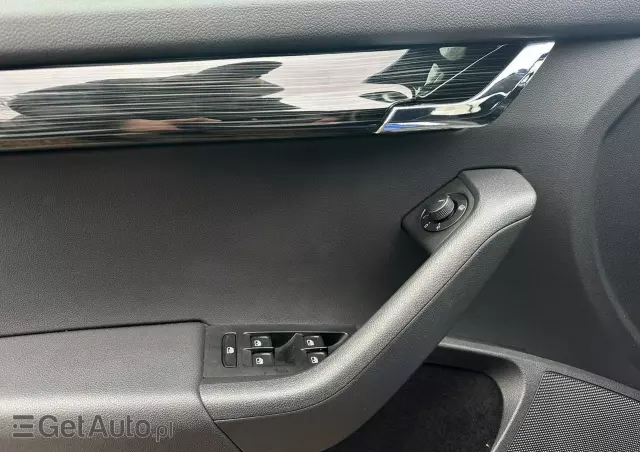 SKODA Octavia 1.6 TDI SCR Style DSG