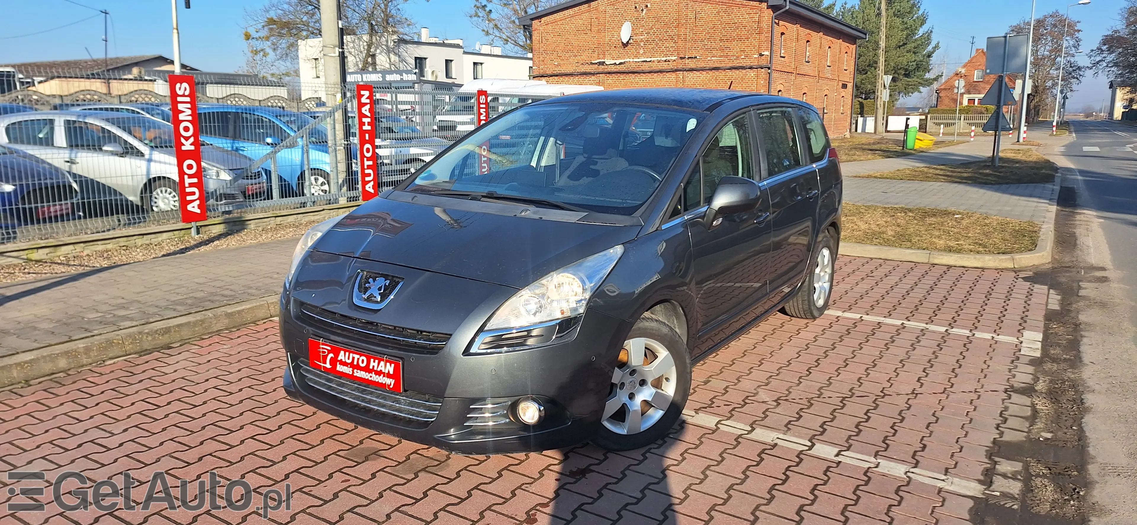 PEUGEOT 5008 