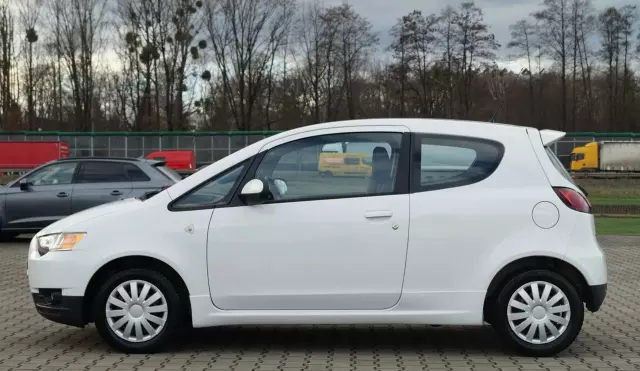 MITSUBISHI Colt 