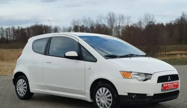 MITSUBISHI Colt 