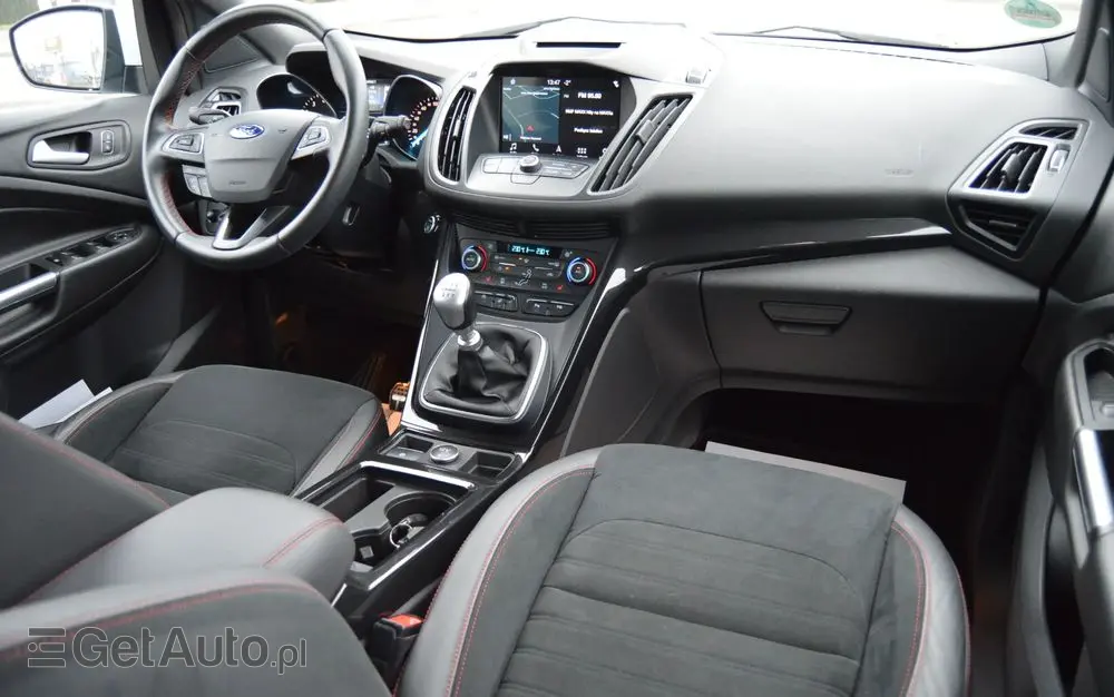 FORD Kuga 1.5 EcoBoost 2x4 ST-Line