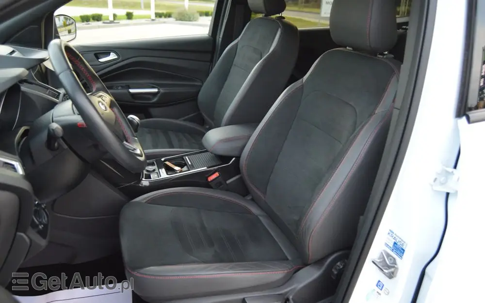 FORD Kuga 1.5 EcoBoost 2x4 ST-Line