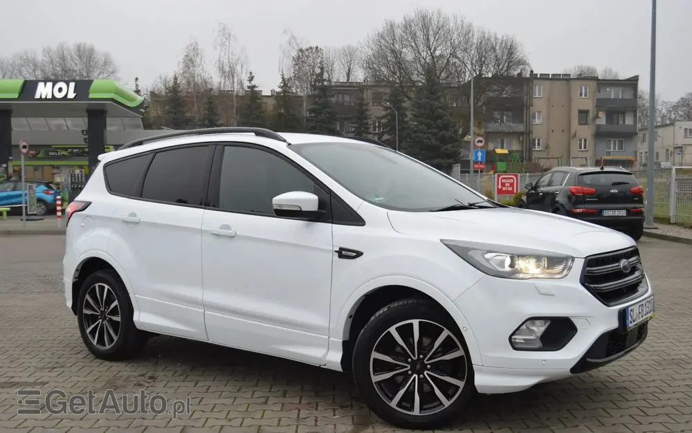 FORD Kuga 1.5 EcoBoost 2x4 ST-Line