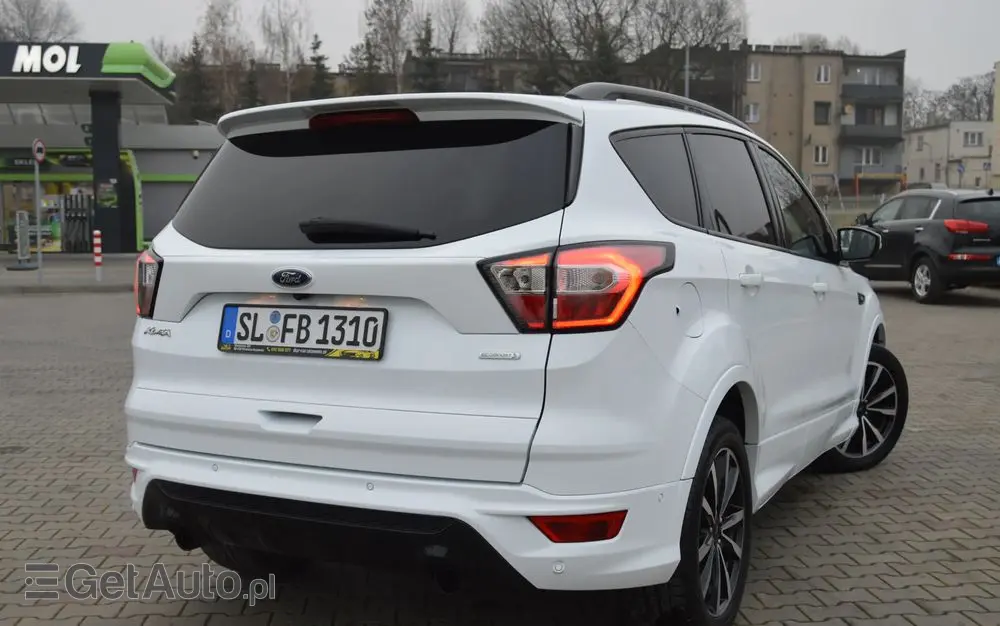 FORD Kuga 1.5 EcoBoost 2x4 ST-Line