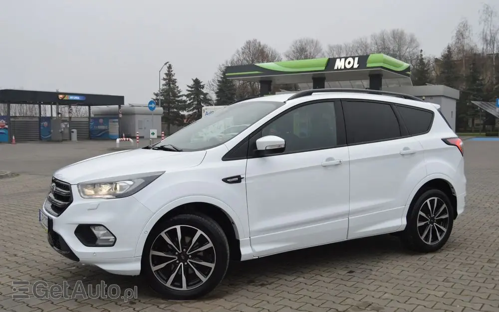 FORD Kuga 1.5 EcoBoost 2x4 ST-Line