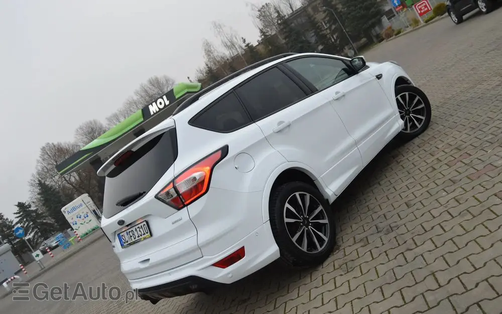 FORD Kuga 1.5 EcoBoost 2x4 ST-Line