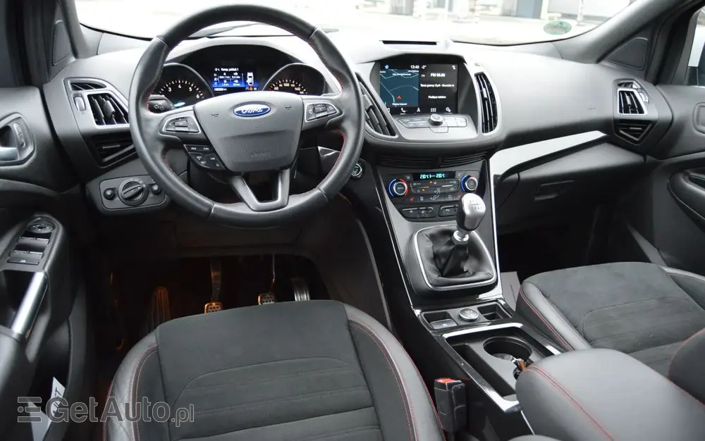 FORD Kuga 1.5 EcoBoost 2x4 ST-Line