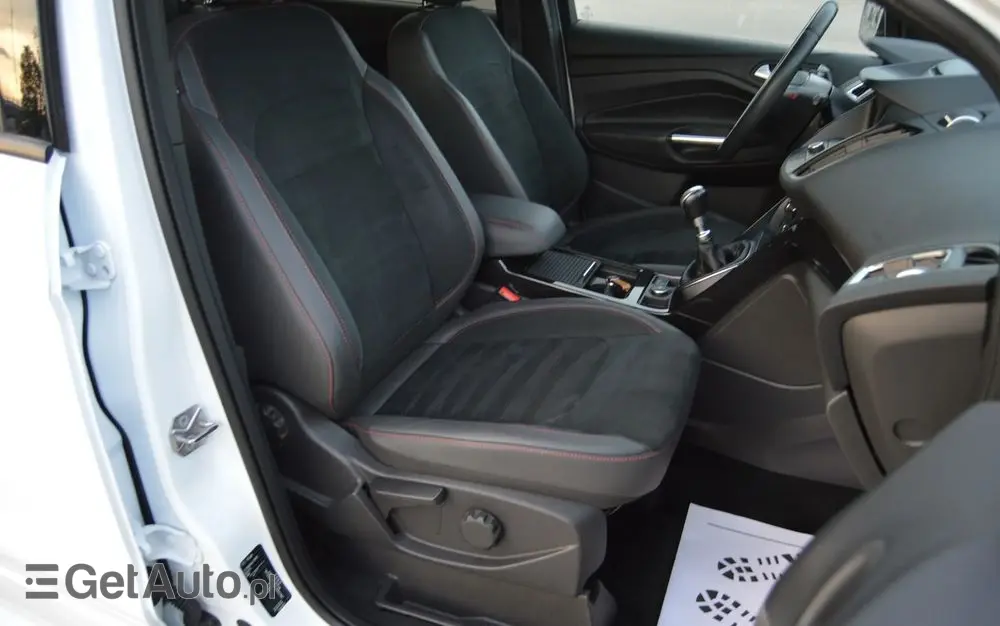 FORD Kuga 1.5 EcoBoost 2x4 ST-Line