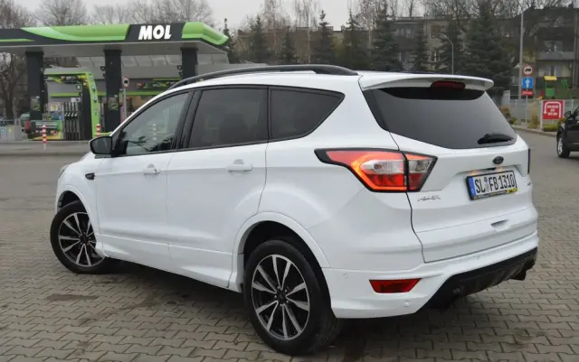 FORD Kuga 1.5 EcoBoost 2x4 ST-Line