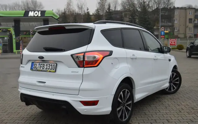 FORD Kuga 1.5 EcoBoost 2x4 ST-Line