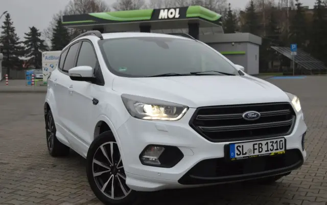 FORD Kuga 1.5 EcoBoost 2x4 ST-Line