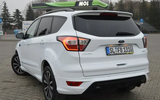 FORD Kuga 1.5 EcoBoost 2x4 ST-Line