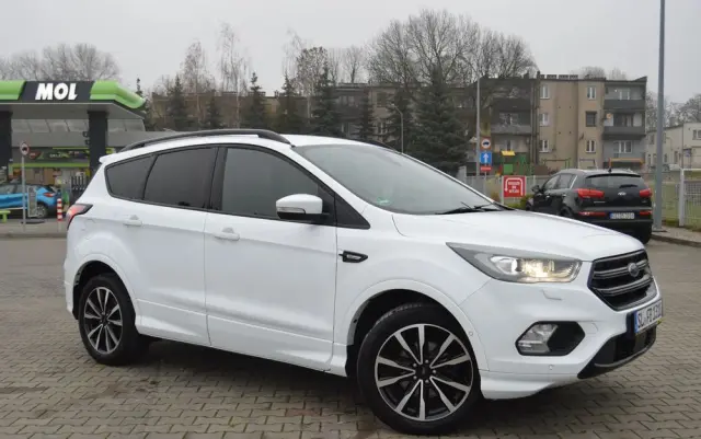 FORD Kuga 1.5 EcoBoost 2x4 ST-Line