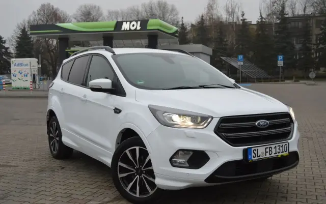 FORD Kuga 1.5 EcoBoost 2x4 ST-Line