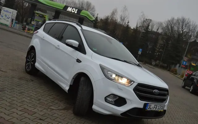 FORD Kuga 1.5 EcoBoost 2x4 ST-Line