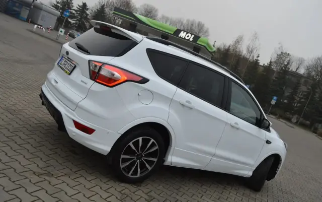 FORD Kuga 1.5 EcoBoost 2x4 ST-Line