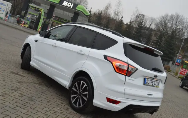 FORD Kuga 1.5 EcoBoost 2x4 ST-Line