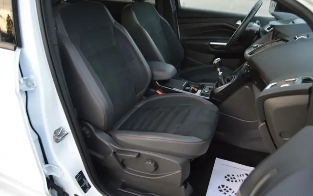 FORD Kuga 1.5 EcoBoost 2x4 ST-Line