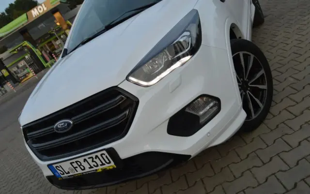 FORD Kuga 1.5 EcoBoost 2x4 ST-Line