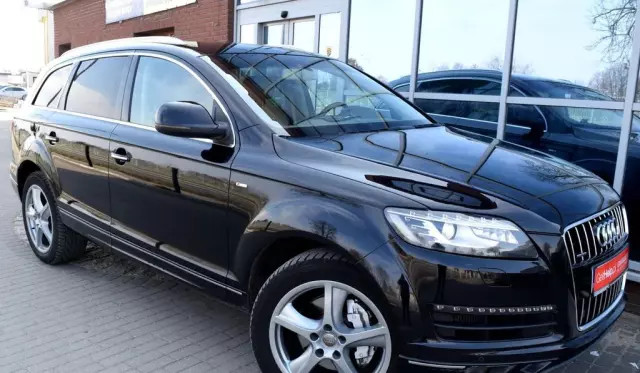 AUDI Q7 