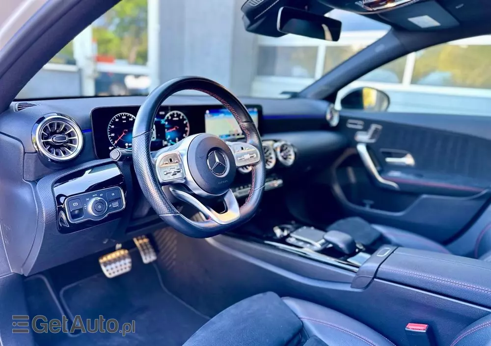 MERCEDES-BENZ Klasa A 200 4-Matic AMG Line 8G-DCT
