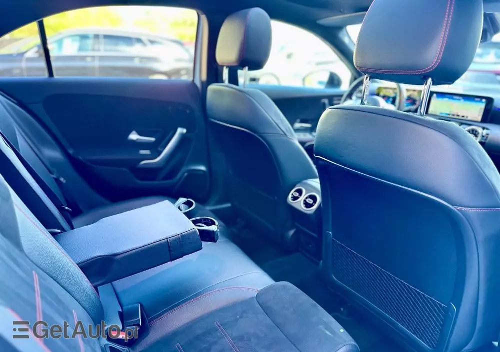 MERCEDES-BENZ Klasa A 200 4-Matic AMG Line 8G-DCT