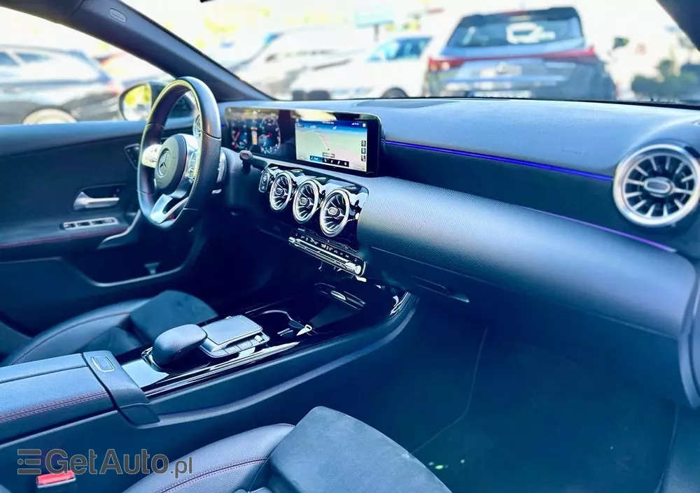 MERCEDES-BENZ Klasa A 200 4-Matic AMG Line 8G-DCT