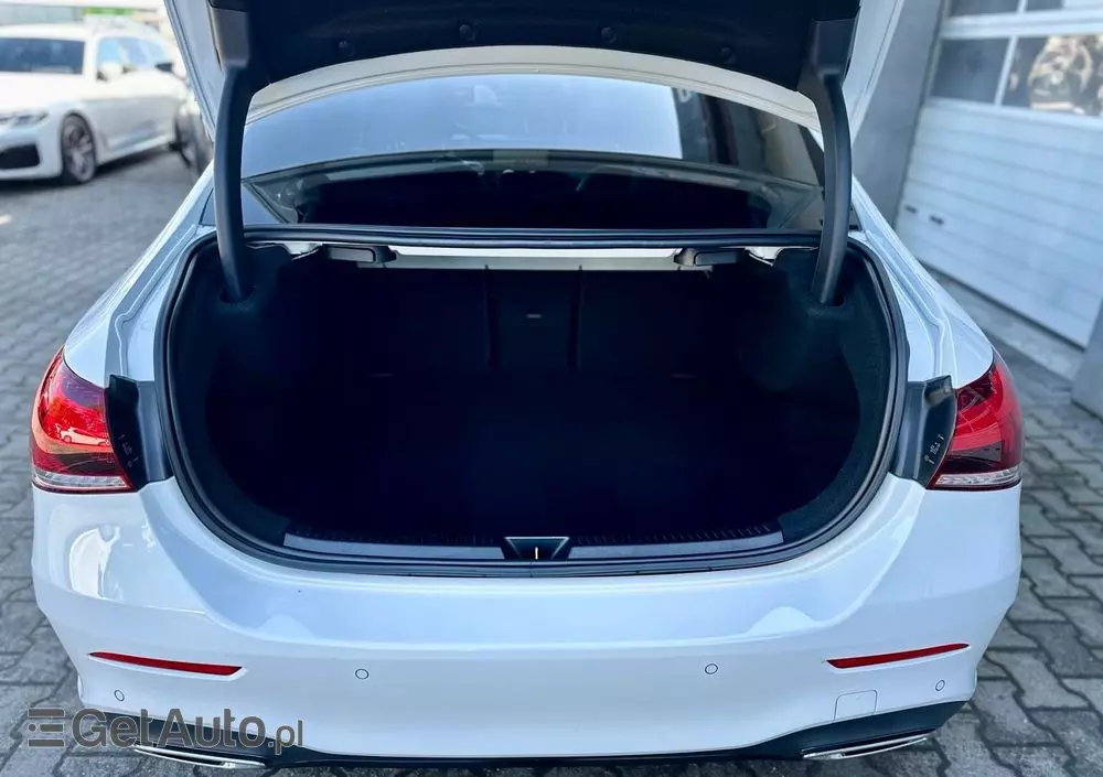 MERCEDES-BENZ Klasa A 200 4-Matic AMG Line 8G-DCT