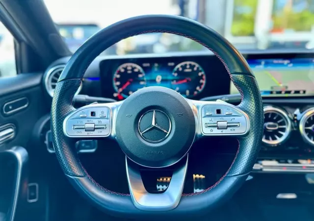 MERCEDES-BENZ Klasa A 200 4-Matic AMG Line 8G-DCT