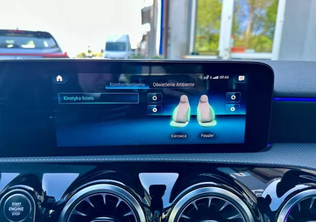 MERCEDES-BENZ Klasa A 200 4-Matic AMG Line 8G-DCT