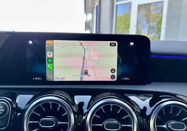 MERCEDES-BENZ Klasa A 200 4-Matic AMG Line 8G-DCT