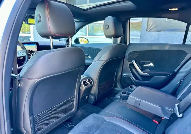 MERCEDES-BENZ Klasa A 200 4-Matic AMG Line 8G-DCT